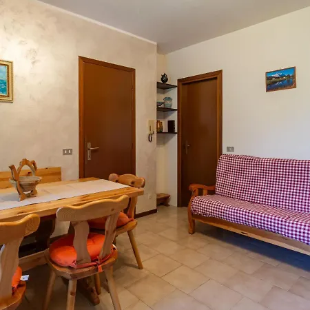 Nel Castagneto-1 By Interhome Apartamento Perledo